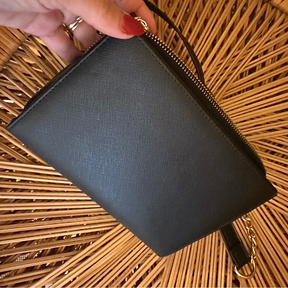 Steve Madden Black Crossbody with Gold Chain - Picture 2 of 7